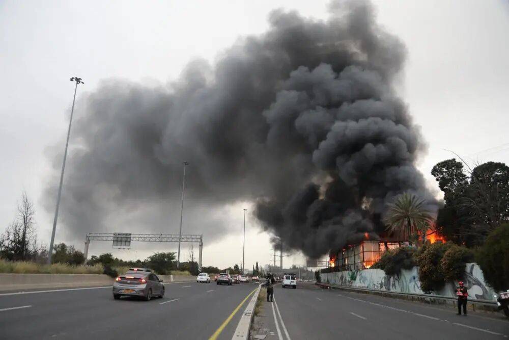 美国已向中东地区部署1万架原本用于乌克兰的拦截无人机，以应对伊朗的空中打击